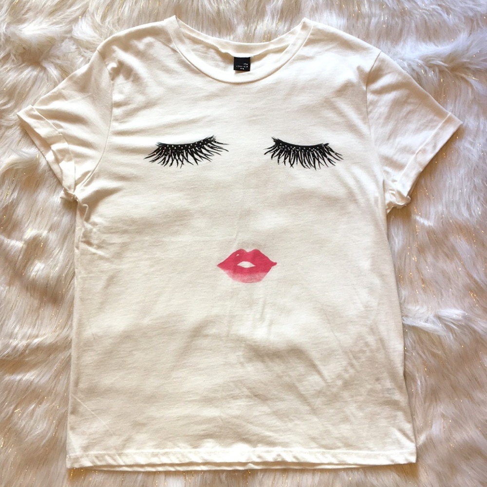 The Clas-sic Eyelash Tee
